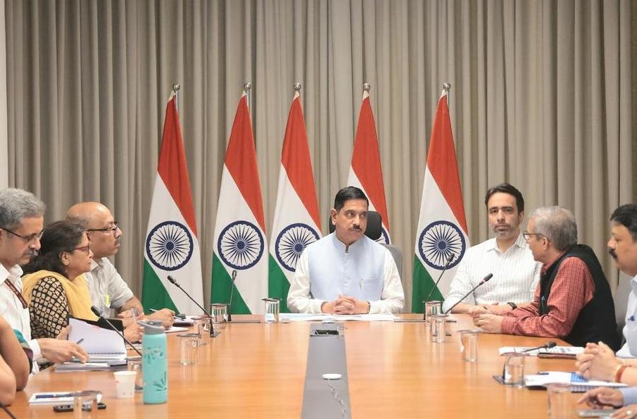 Pralhad Joshi takes charge as Education Minister