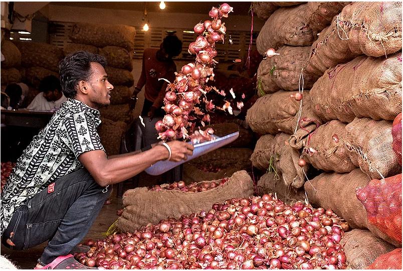Government sells 4,000 tonnes of buffer onions in 10 days to curb prices