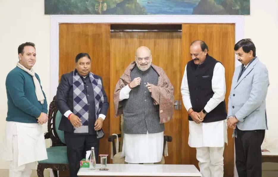 HM Amit Shah meets J&K BJP leaders