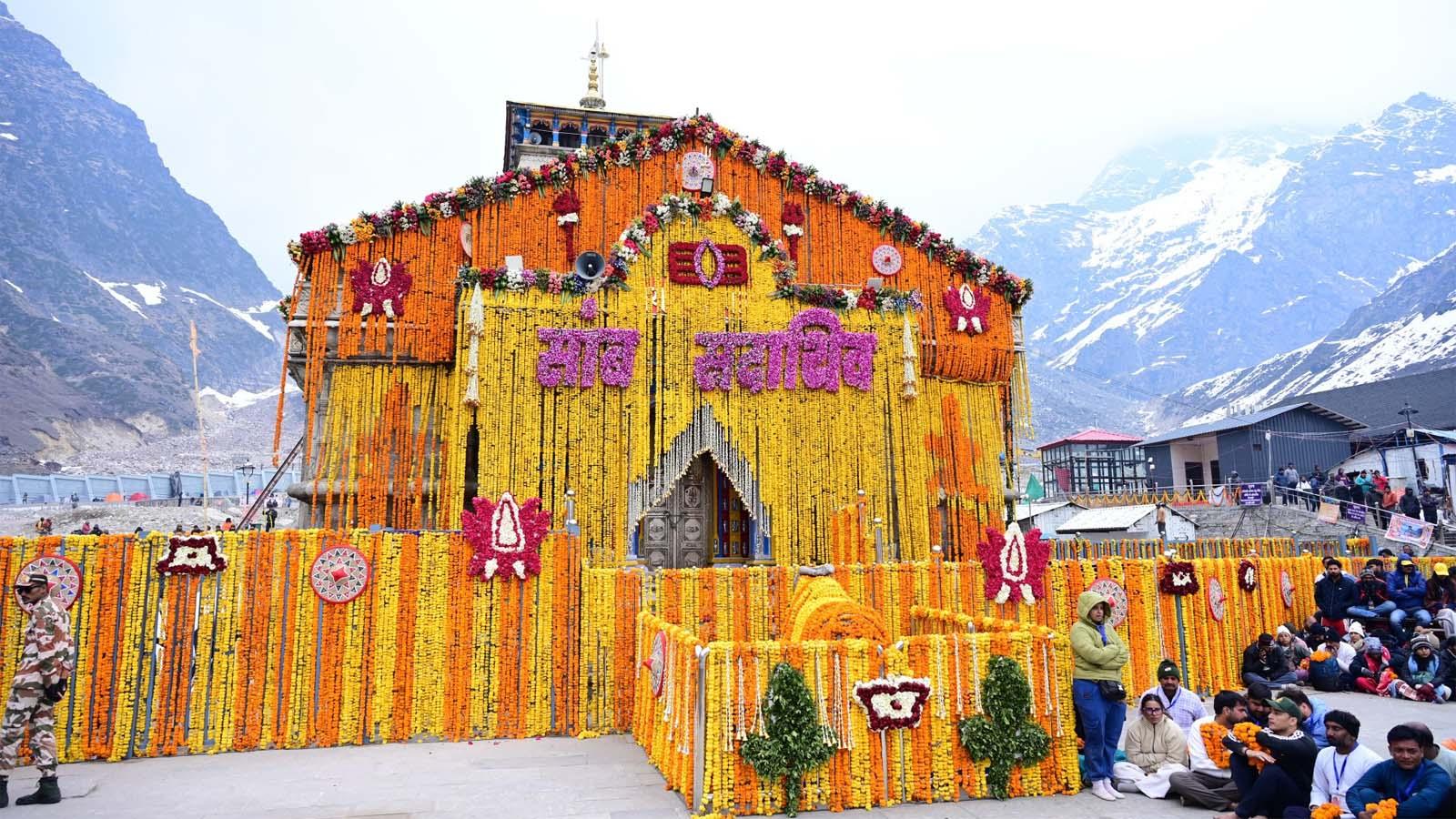 Kedarnath Dham portals open for devotees amid chants; Uttarakhand Chief Minister offers prayers