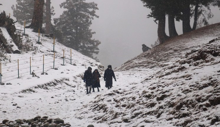 Mercury Dips At Most Place In Kashmir, Gulmarg Coldest At Minus 4.4°C