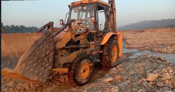 Mining Department Kathua imposes Rs 14 lakh penalty on perpetrators of illegal mining  
