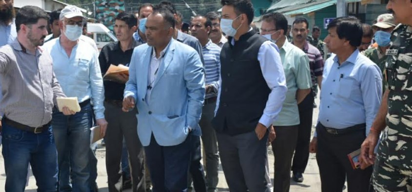 Div Com Kashmir visits Walnut Factory Qazigund & FCI Godown Mir Bazar