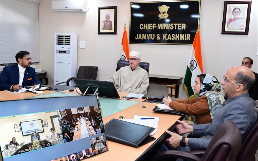 CM Omar Abdullah reviews stock position of LPG, petrol and essential commodities amid middle-east crisis; reviews arrangements for Eid, Navratras