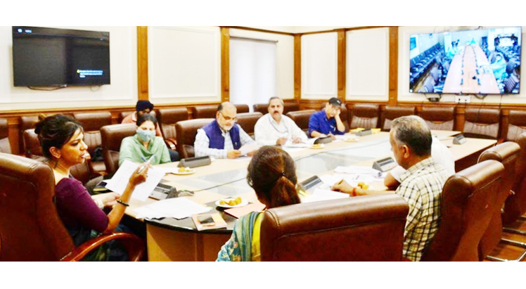 Yasha Mudgal reviews financial status of Co-operative Banks in JK