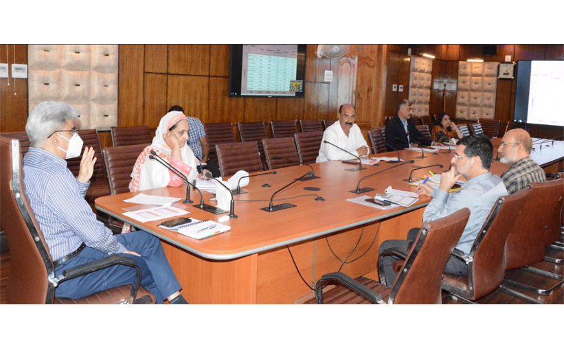 Atal Dulloo reviews progress of PM-KISAN scheme in J&K