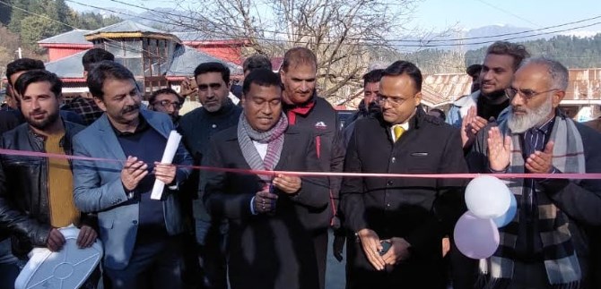 Union MoS for Petroleum, Natural Gas, Labour and Employment visits far flung Kupwara district, Inaugurates several dev projects