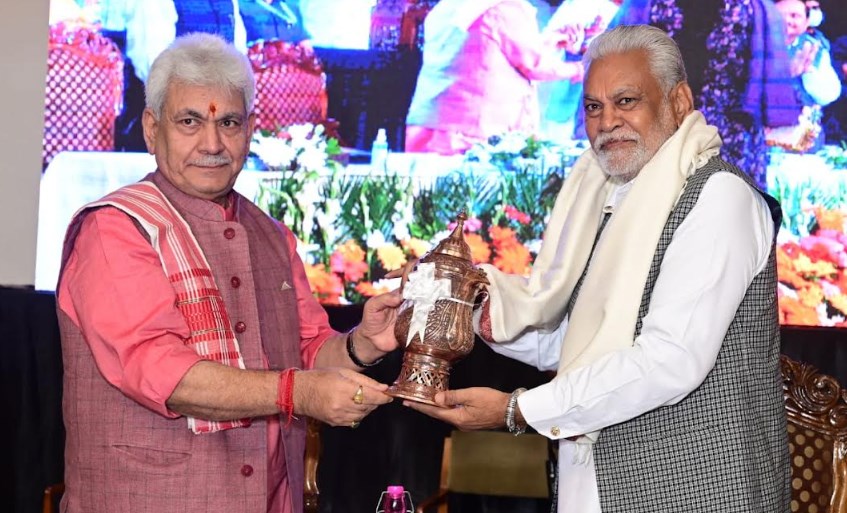 Union Minister of Fisheries, Animal Husbandry & Dairying and Lt Governor launch ‘A-HELP’ Programme & Mobile Veterinary Unit Scheme in J&K 