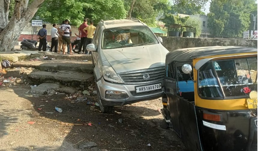 Jammu: 02 Killed, 5 Injured As Speeding Car Hits Them