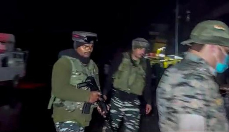 Jammu and Kashmir: Militants shoot , injure two migrant workers in Pulwama