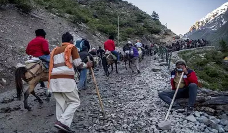 Sixth batch of over 7,200 pilgrims leaves Jammu for Amarnath cave shrine
