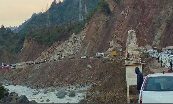 Jammu-Srinagar National Highway closed for traffic