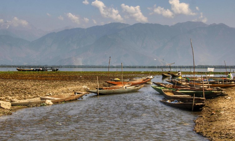 Asia's famed Wular lake to have non-motorable walkway: Govt