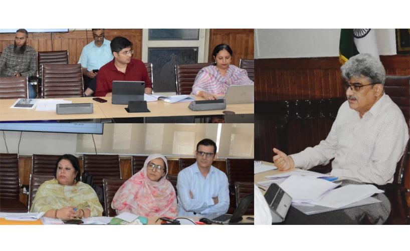 CS reviews urban transformation, livelihood generation schemes of H&UDD