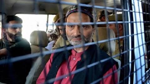 SHRC issues arrest warrant against Dy Secretary Home for Yasin Malik's incarceration