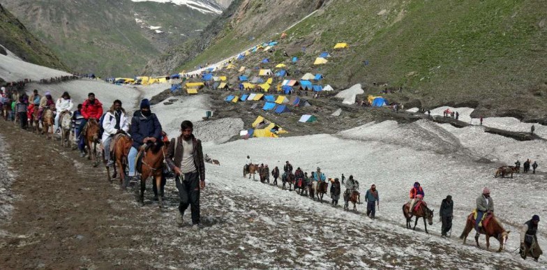 Amarnath Yatra 2022 inches closer to conclusion, 3.10 lakh pilgrims visit cave shrine so far