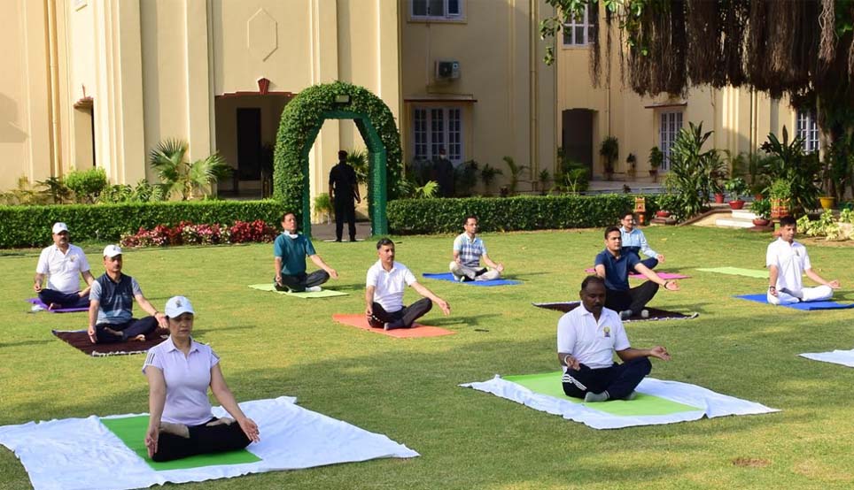 Raj Bhavan observes International Day of Yoga